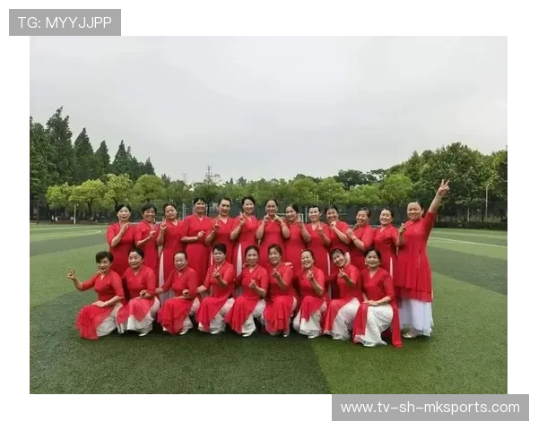 广场舞大赛登陆武汉，中老年健身群体展风采，中老年广场舞比赛金奖视频
