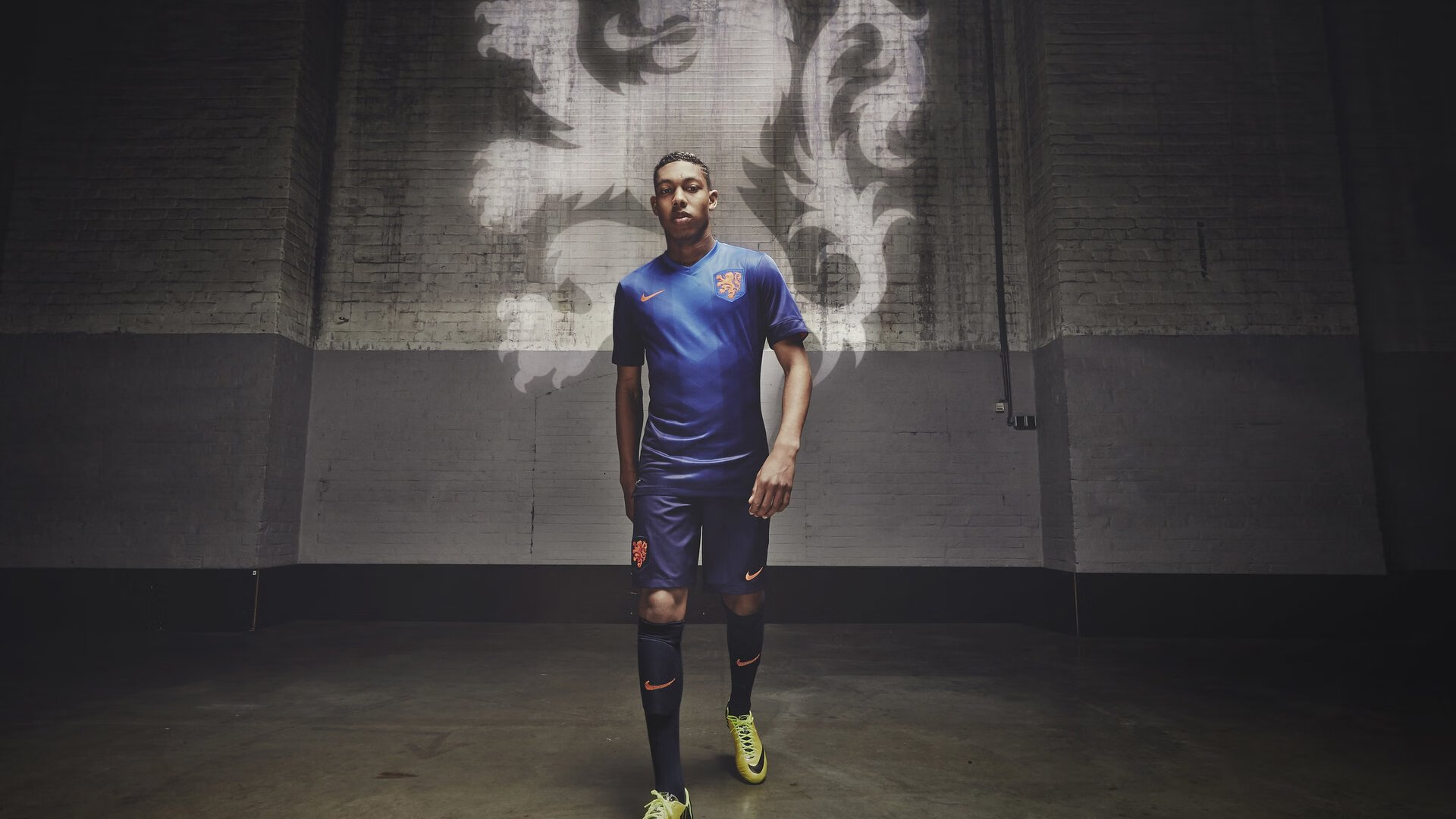 mk体育网页-国际热身赛国家队惨败 球迷反思战术部署，2021国际足球热身赛